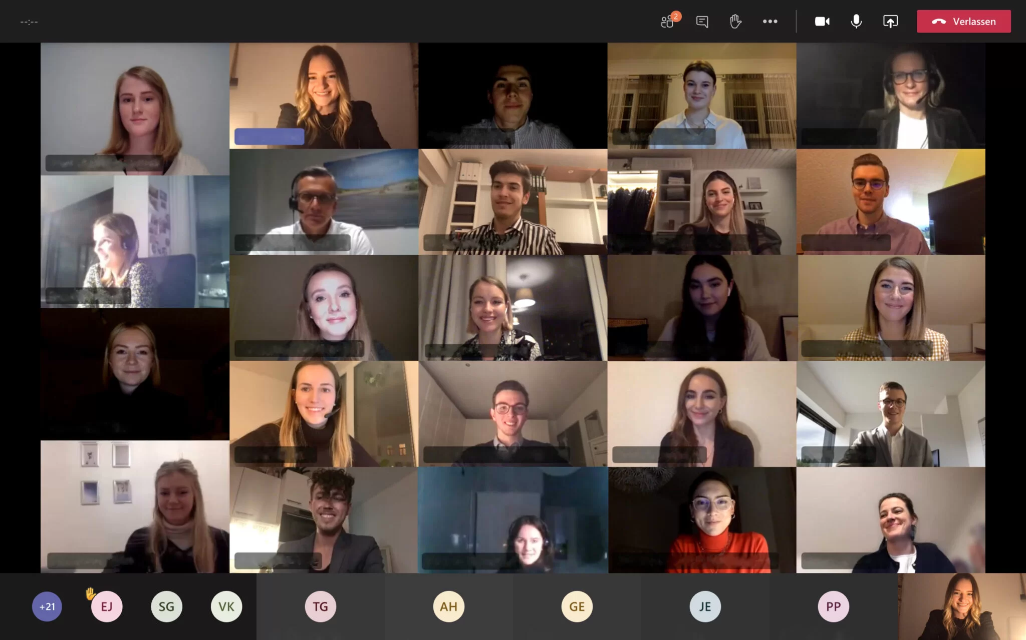 Ein Screenshot des Microsoft Teams Meetings zeigt viele verschiedene Gesichter der Teilnehmenden am digitalen Meet & Greet.