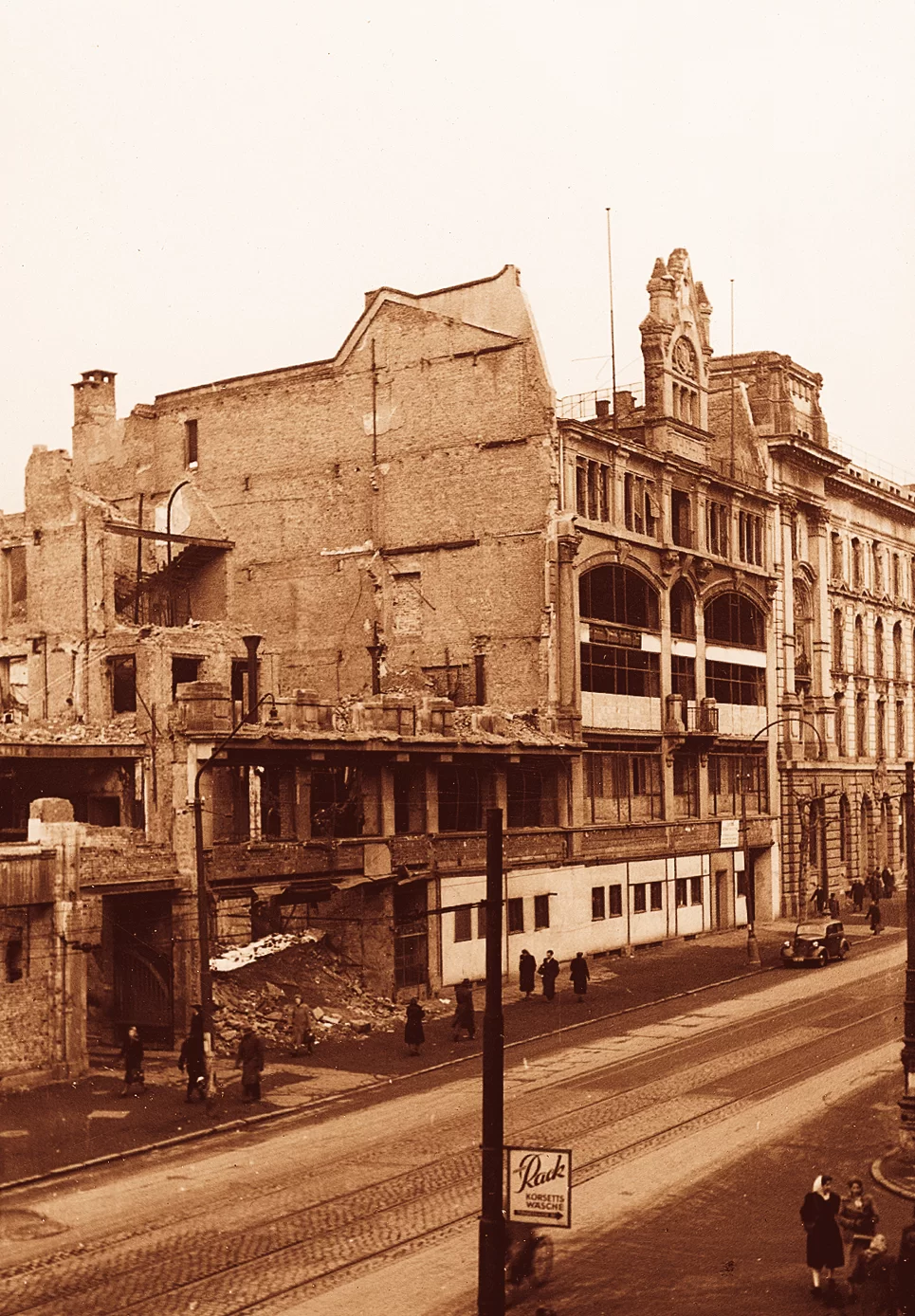 Historisches Bild vom Bau des Verkaufshauses in Frankfurt.